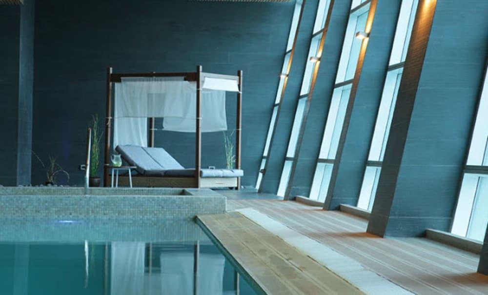 Hotel Dreams Valdivia Kültér fotó The spa at the InterContinental